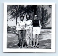 Old Vintage Square Photo TRIO AFFECTIONATE WOMEN SUNGLASSES STANDING OUTSIDE