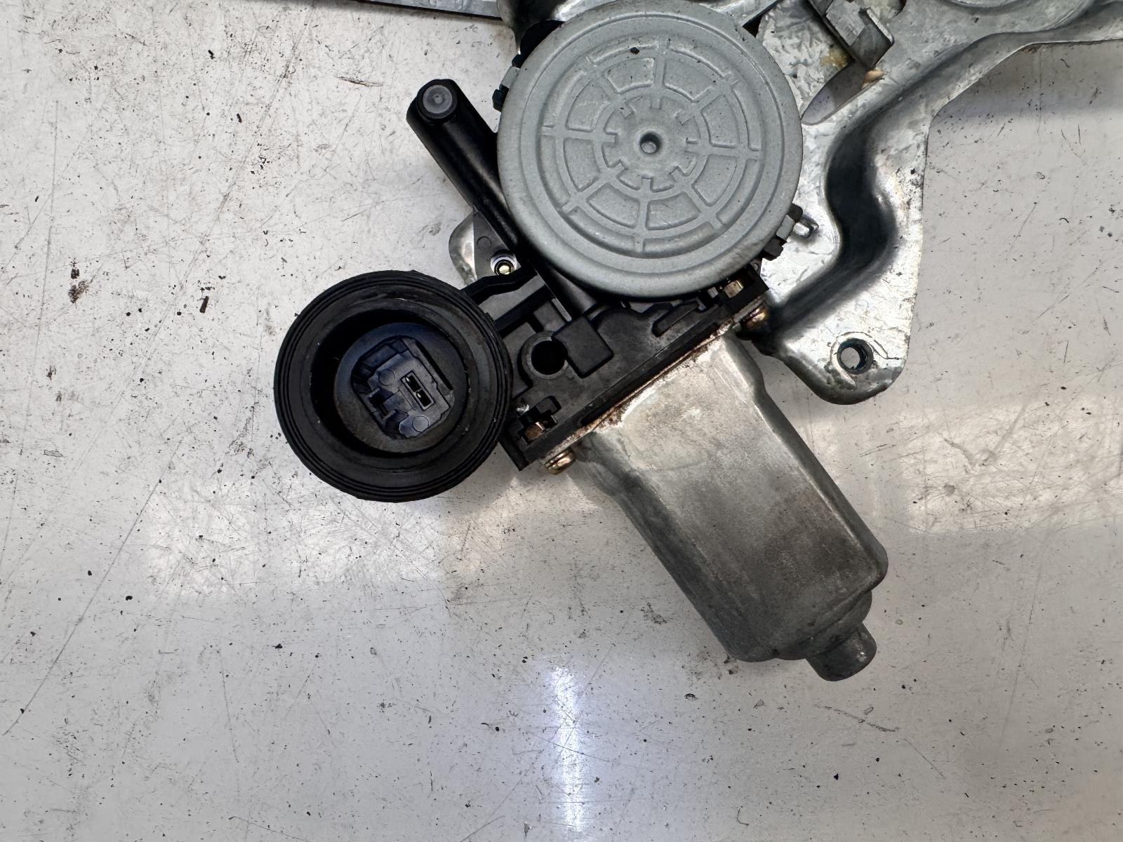 Toyota Camry Right Rear Door Window Regulator MCV36 08/2002-05/2006 - thumbnail 2