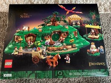 LEGO Icons The Lord of The Rings: The Shire S...