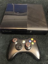 Xbox 360 e Console with Controller + Kinect (READ DESCRIPTION)