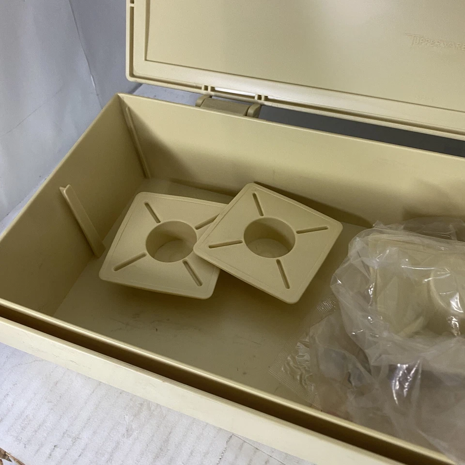 Vintage Tupperware #1572 Wax Paper Foil Wall Dispenser Holder Almond - Image 4 of 4