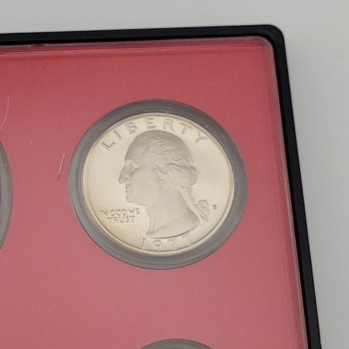 1977s United States Proof Set With Original Black Box 6 Coins Copper/Silver - Picture 8 of 18
