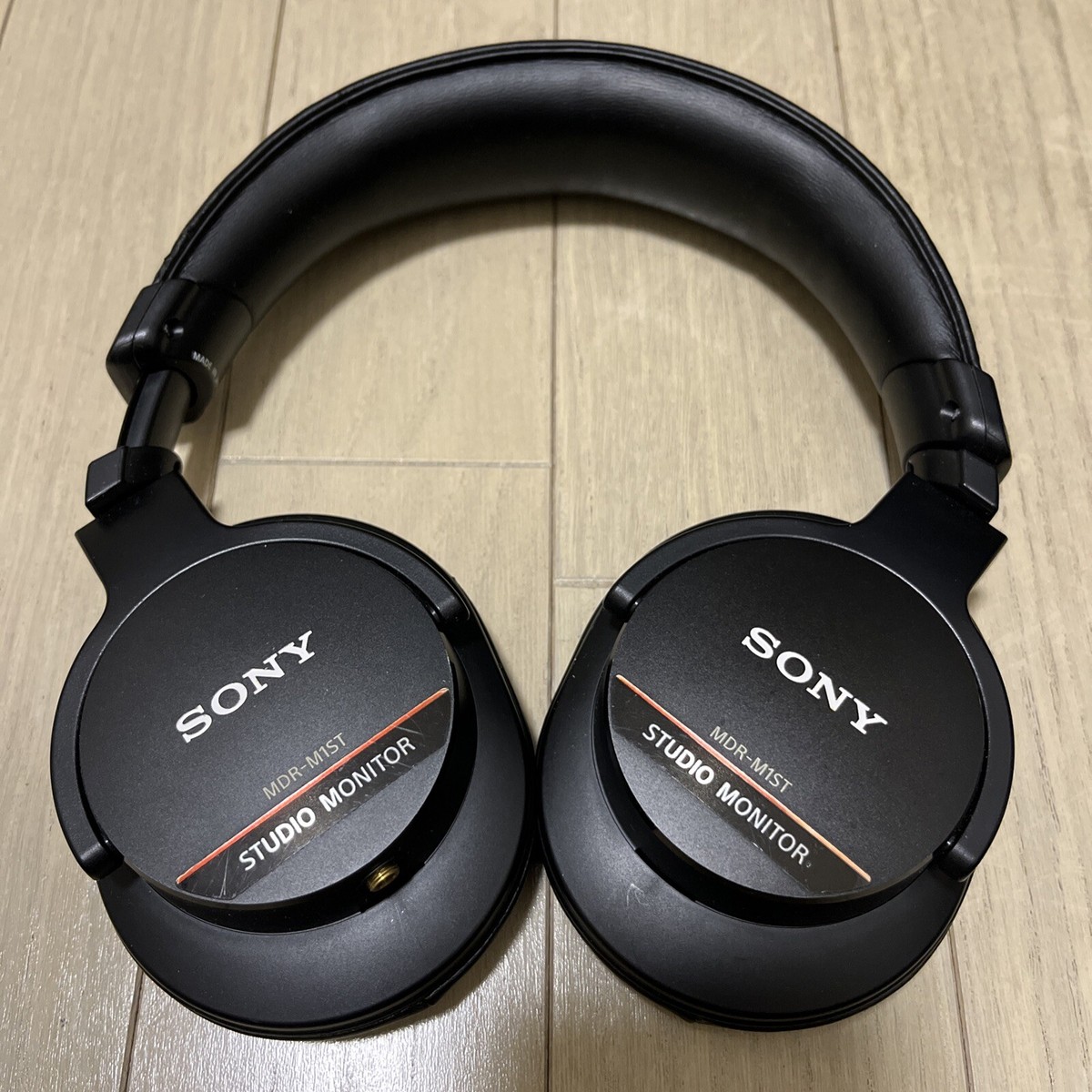 SONY MDR-M1ST Studio Monitor Headphones Hi-Res 24 ohm Closed SONY MDR-M1ST Studio Monitor Headphones Hi-Res 24 ohm Closed