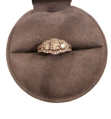 Vera Wang LOVE Collection 1-1/4 Diamond Three Stone