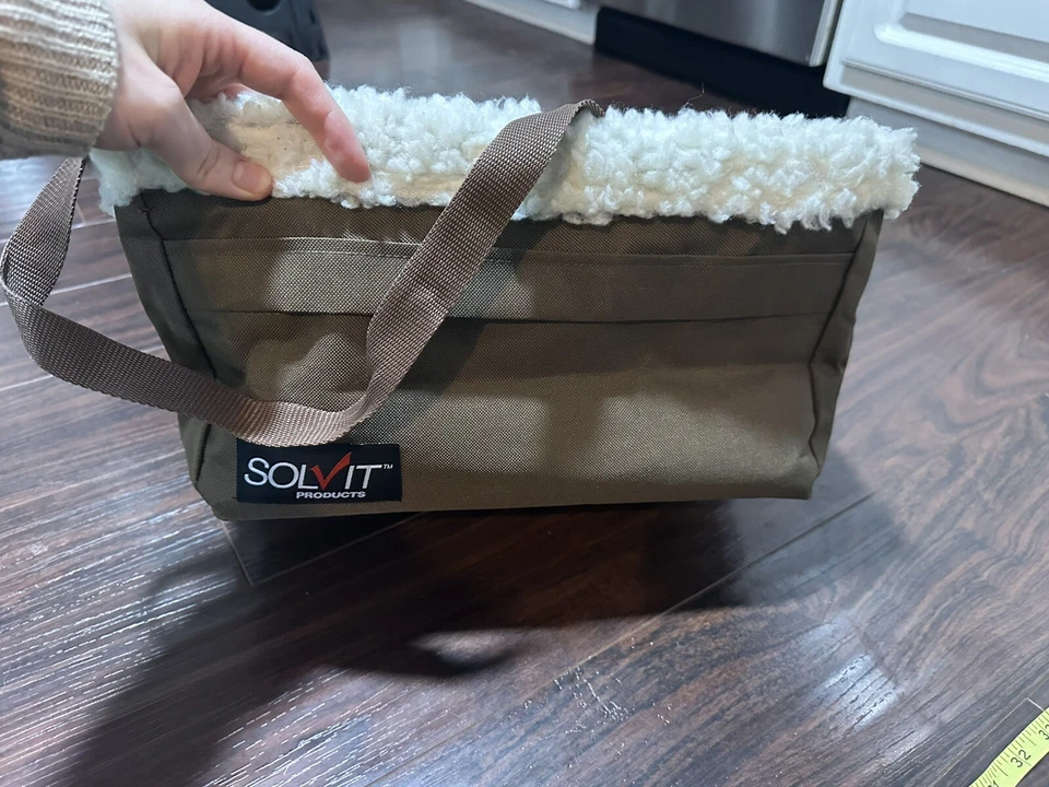 Asiento elevador para mascotas Solvit Tagalong pequeño/mediano hasta 12 libras de sujeción para mascotas Foto 2 de 4