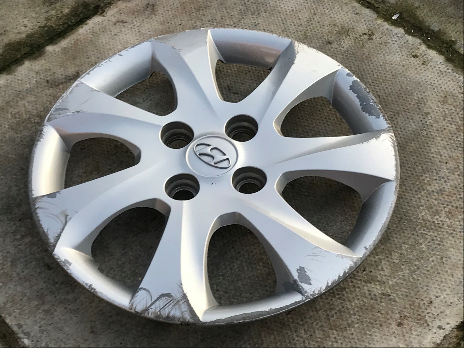 HYUNDAI I10 14 WHEEL TRIM X 1 HUB CAP GENUINE 529600X300