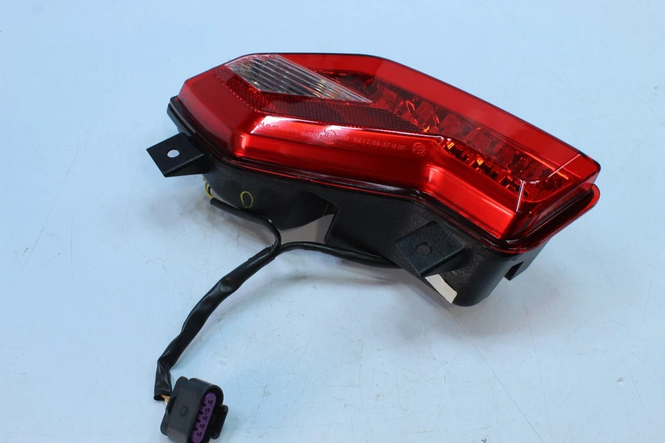 Luz trasera izquierda Can-Am Spyder RT 2020-2024 Foto 3 de 4