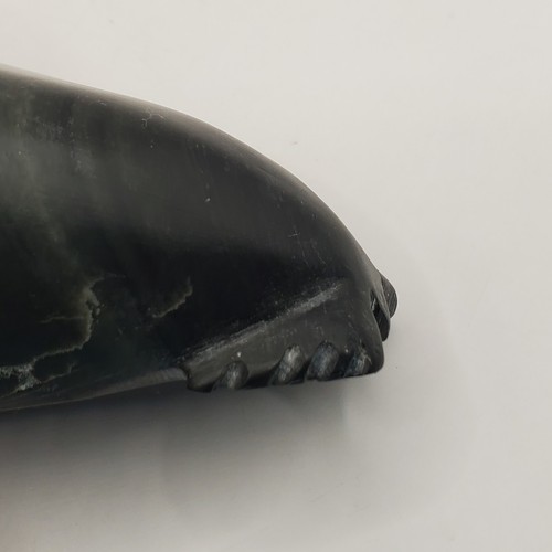 Inuit Eskimo Carved Soapstone Sculpture of a Seal Vintage 7 inches Long - Picture 13 of 17