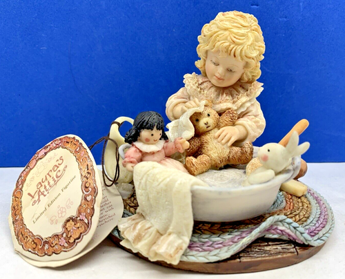 1990 Enesco Laura's Dachboden "Let's Get Those Ears Teddy!" Figur von Karen Hahn - Bild 3 von 7