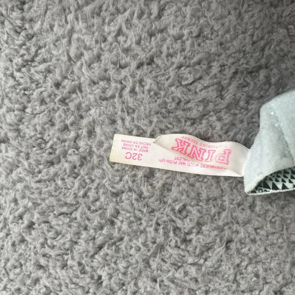 Sujetador con aros push up rosa Victoria's Secret Balconette 32C verde menta negro Foto 3 de 4