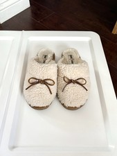 Minnetonka Women  s Beige Faux Fur Slip On Slippers Shoes Size 7