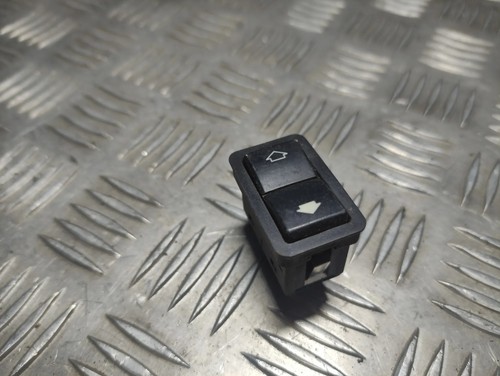 BMW 5 Touring E39 Schalter für Fensterheber hinten rechts 8368932 2.00 23678871