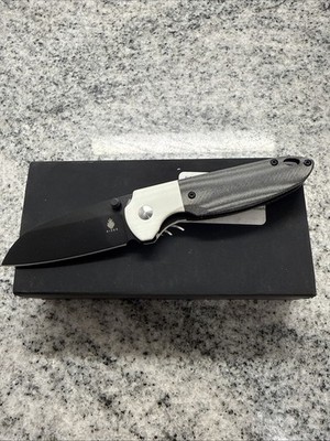 Kizer Deviant V3575A2 M390 Blade White G10 & Micarta & Steel Liner. Coffin Box