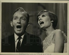 Press Photo Bing Crosby, Florence Henderson Singing Duet - lfx03591