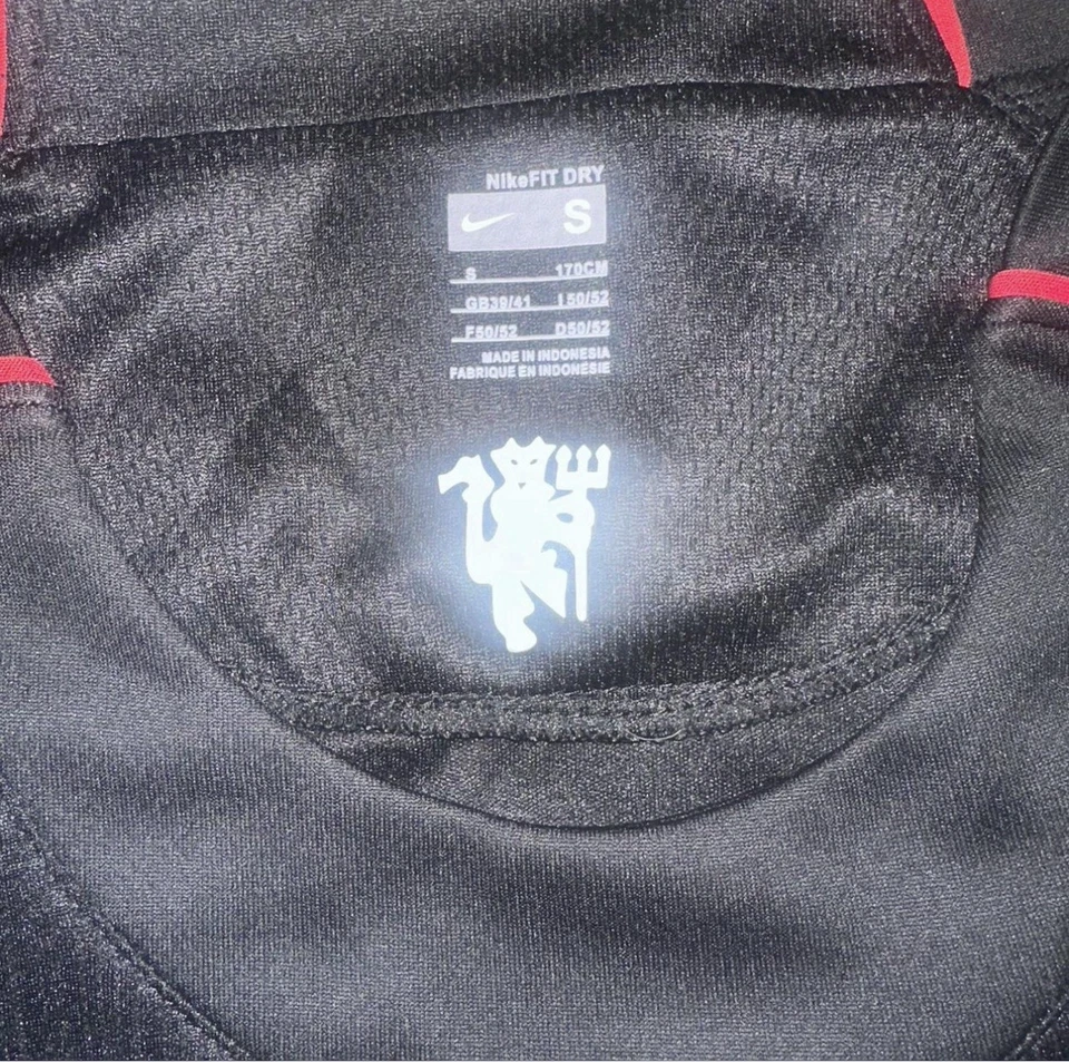 Camiseta deportiva retro negra manga corta Manchester United 07/08 Ronaldo #7, talla pequeña Foto 3 de 3