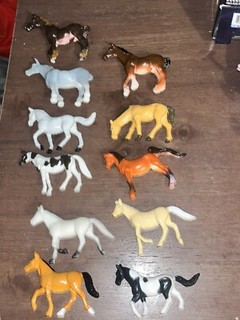 Lot(096) Vtg Lot 11 Horse Figures They Have Breed Names On Belly
