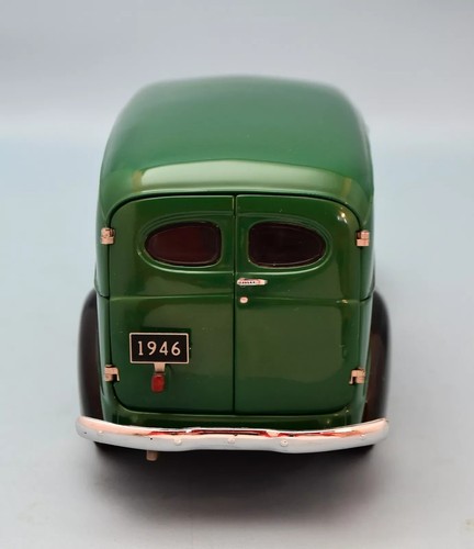 Franklin Mint 1946 Chevrolet Suburban Panel Truck Camper 1:24 Green, NIB - Picture 5 of 7