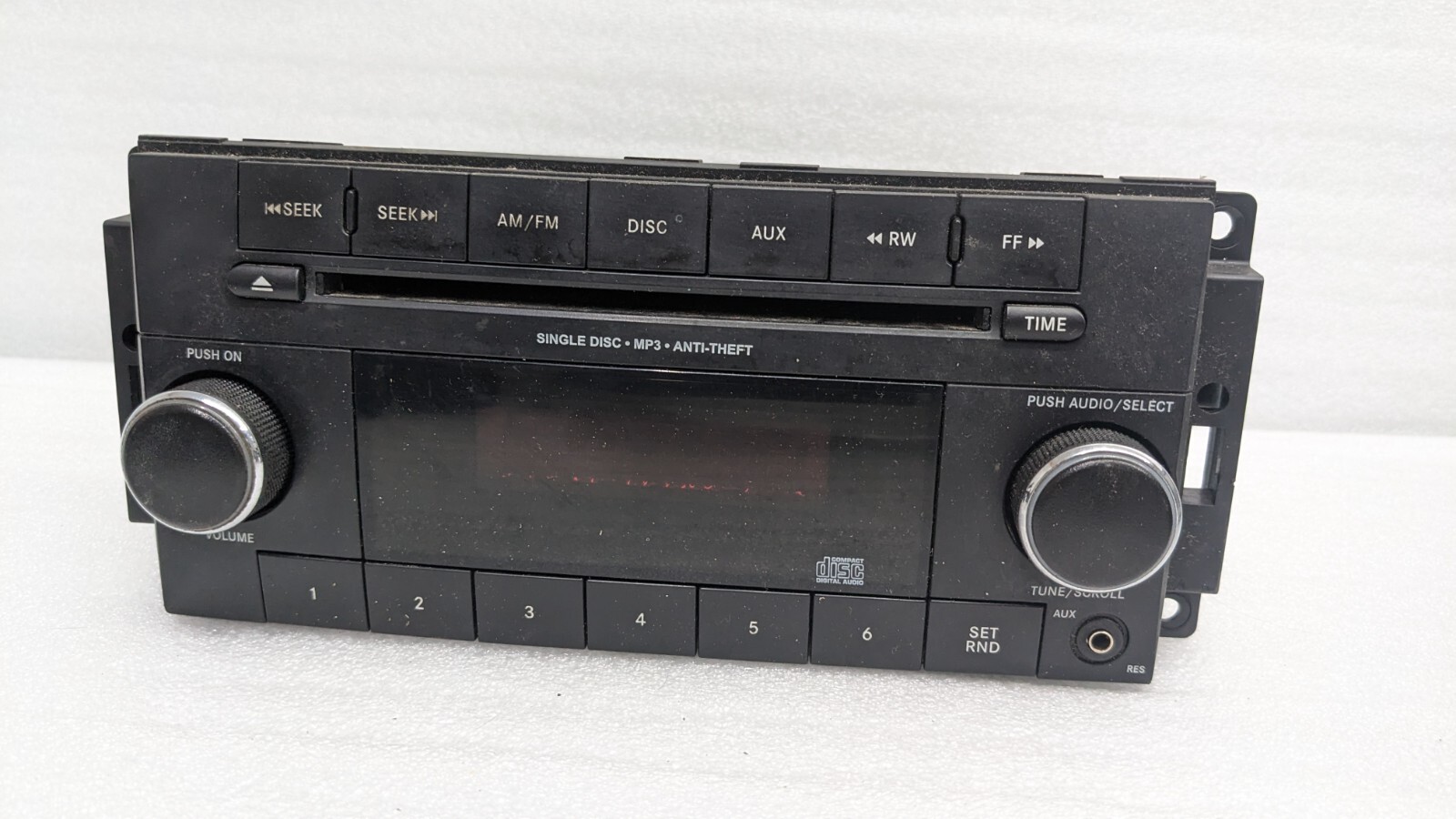 Dodge Caravan OEM CD Am/Fm radio 5091301 RES mp3 sat AUX in 1218 Town