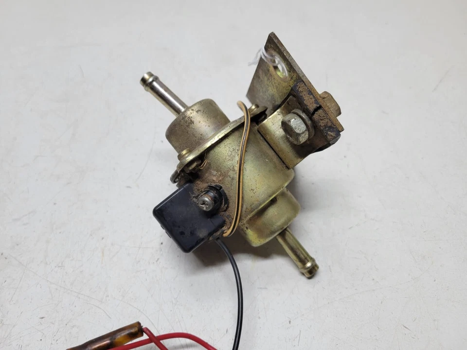 BOMBA COMBUSTIBLE DIÉSEL KUBOTA 68371-51210 12V Foto 4 de 4