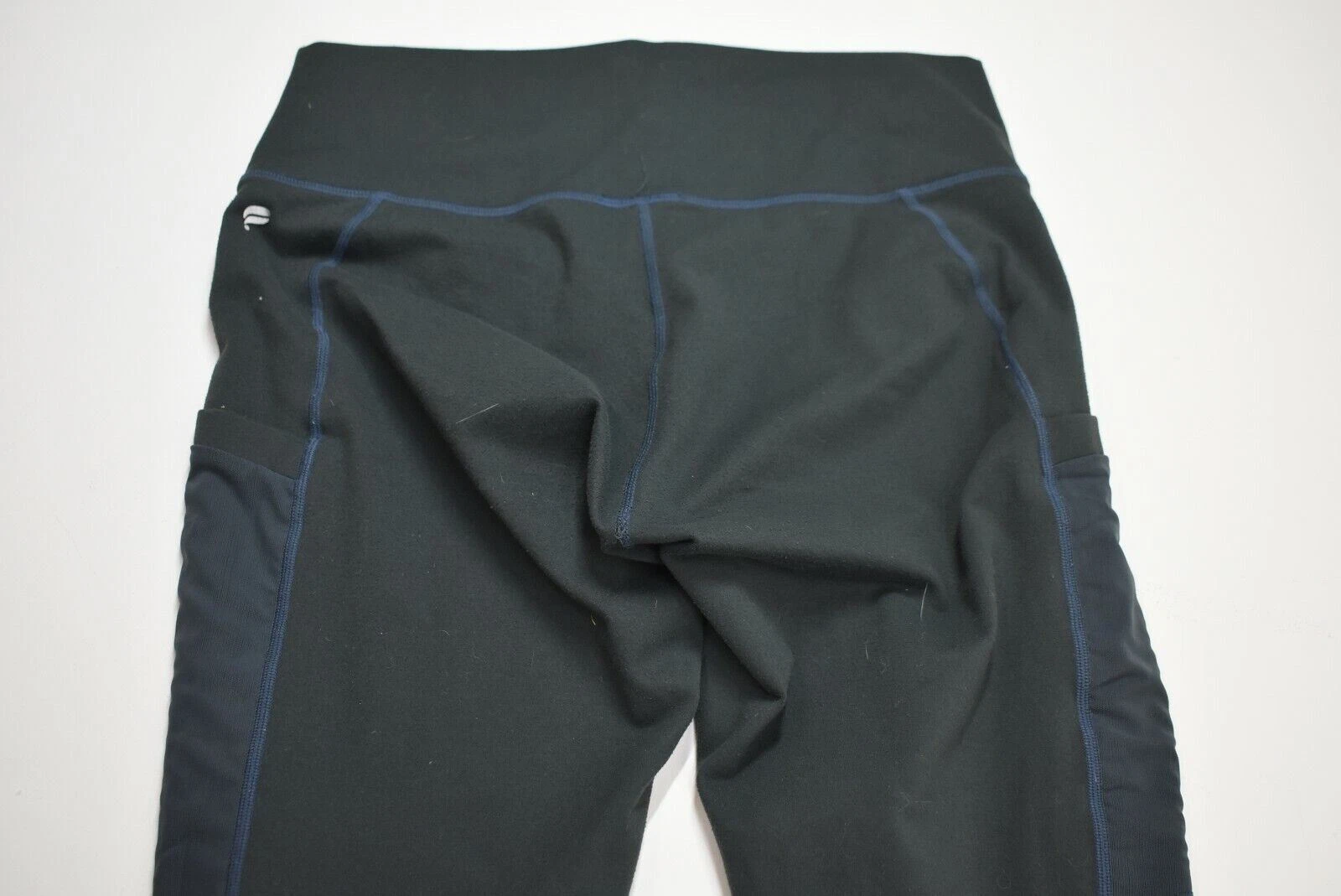 fabletics powerhold elastic waist stretch fit pull on yoga capri leggings