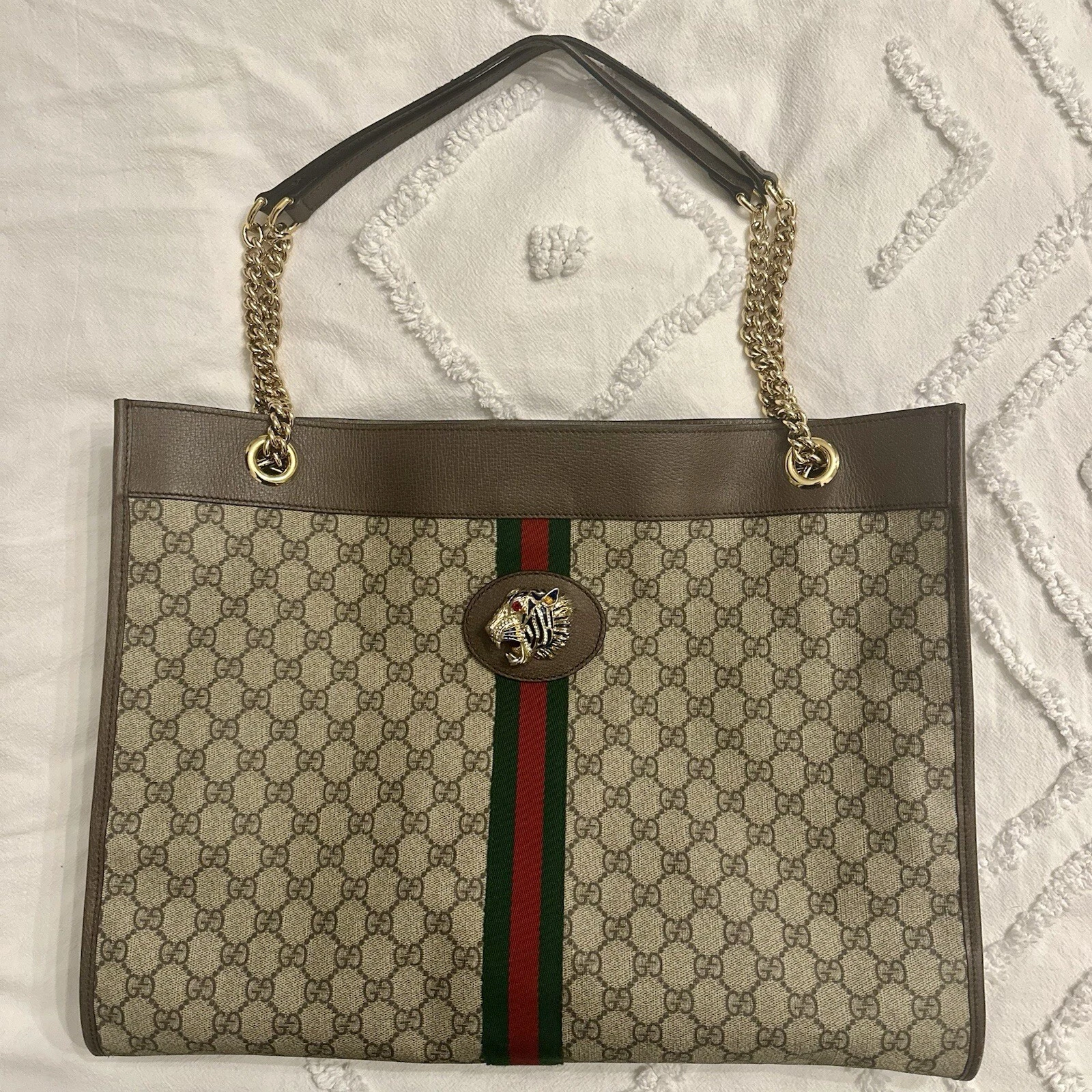 Gucci Rajah Tiger grand fourre tout lion beige logo GG toile avec pochette zippée