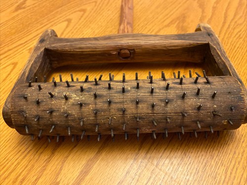 RARE! ANTIQUE TREEN CRACKER BISCUIT PRICKER ROLLING PIN EARLY WOOD WIRE TOOL - Picture 7 of 12