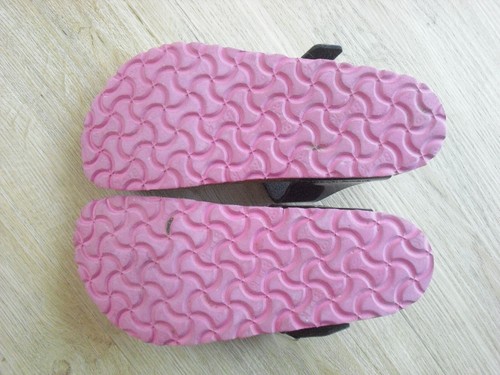 Birkenstock Gizeh 35 normal schwarz Lack und pinke Laufsohle, nur ganz wenig get - Bild 4 von 4