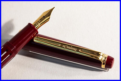 Very rare Rotring Renaissance Fountain Pen in RED & GOLD with MEDIUM Nib