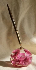 Maude & Bob St. Clair 1977 Paperweight w Pen Holder Pink Trumpet Flowers Bubbles