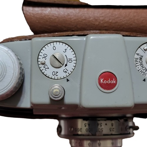 Macchina fotografica vintage Kodak Pony 135 modello C pellicola e custodia in pelle - Foto 4 di 24