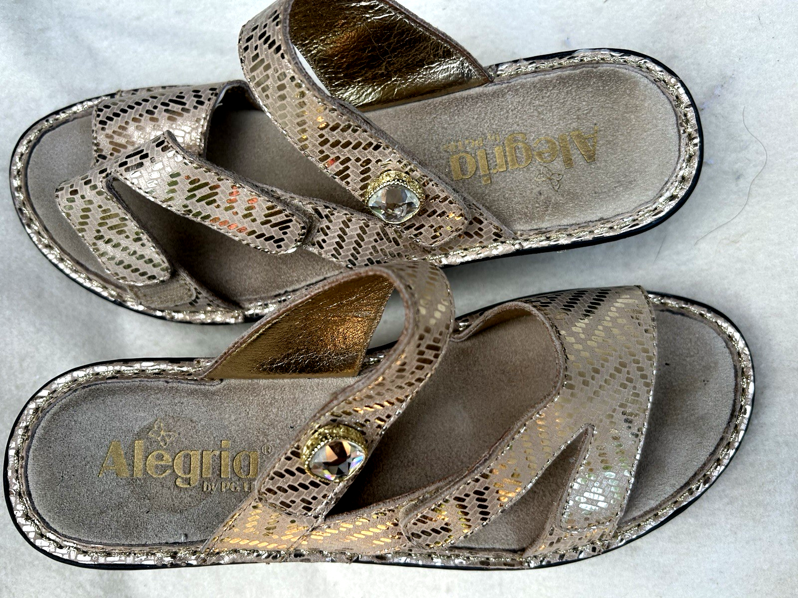 APL SANDALI ALEGRIA PELLE ZEPPA ORO METALLIZZATO 2 5" REGOLABILI MISURA 8