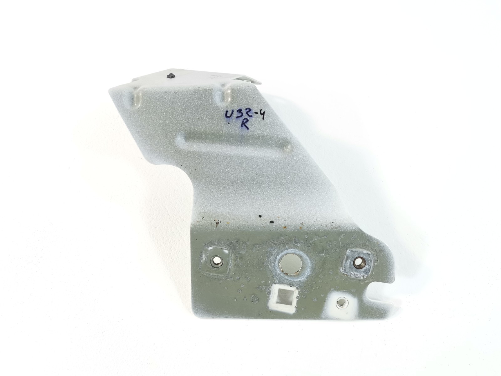 Maserati Ghibli 2018 M156E AWD 3.0 Front Right Fender Mudguard Bracket Mount
