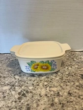 Corning Ware Sunsations A-1.5- L casserole dish with plastic snap lid