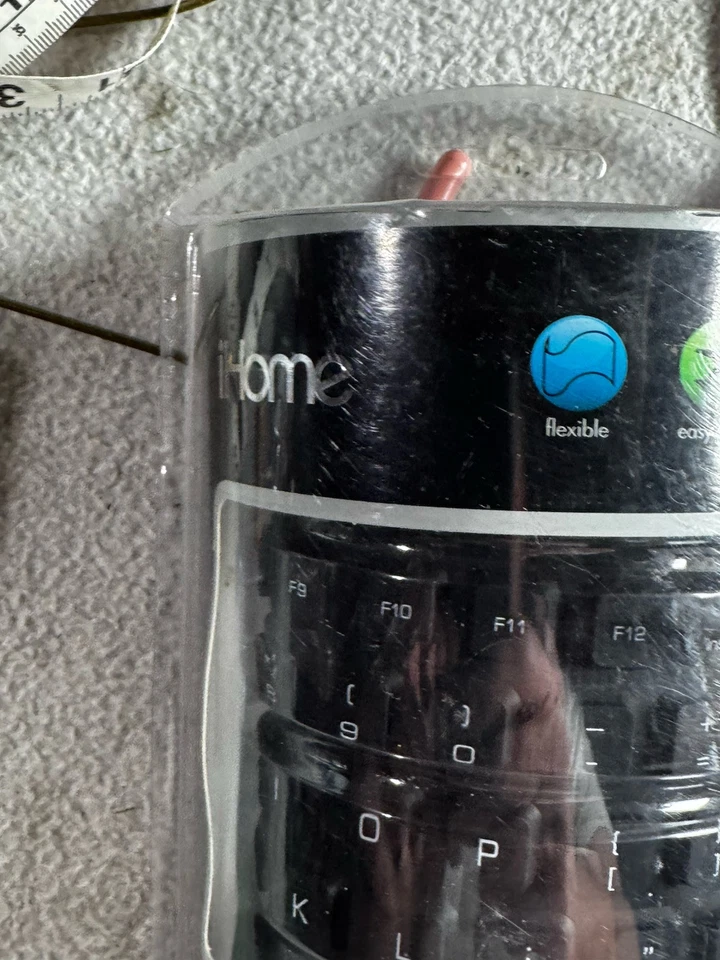 iHome Flexible Travel Keyboard Black USB Plug-n-play. Perfect For Travel      @e - Image 4 of 4