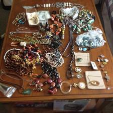 large joblot of vintage/retro costume jewellry