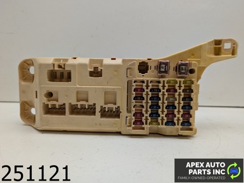 OEM 1996 Lexus LS400 4.0L Cabin Fuse Box