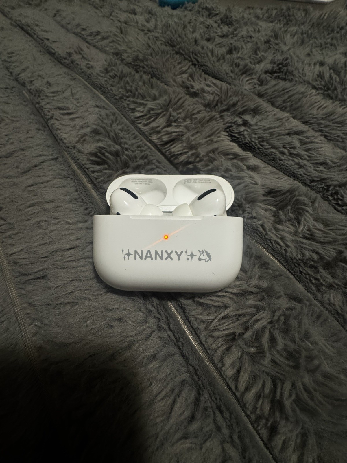 Apple AirPods Pro gen 1 with Wireless Charging Case - White A2083 A2084 A2190