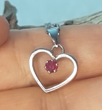 Herzanhänger Echt Silber mit rotem Stein vermutlich Rubin & zarter Silberkette