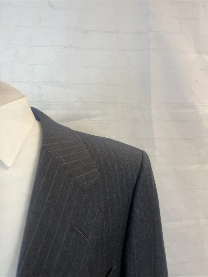 FALL/WINTER Hickey Freeman Men's Gray Striped Wool Blend Suit 42L 31X32 $2,195 - Image 2 of 4