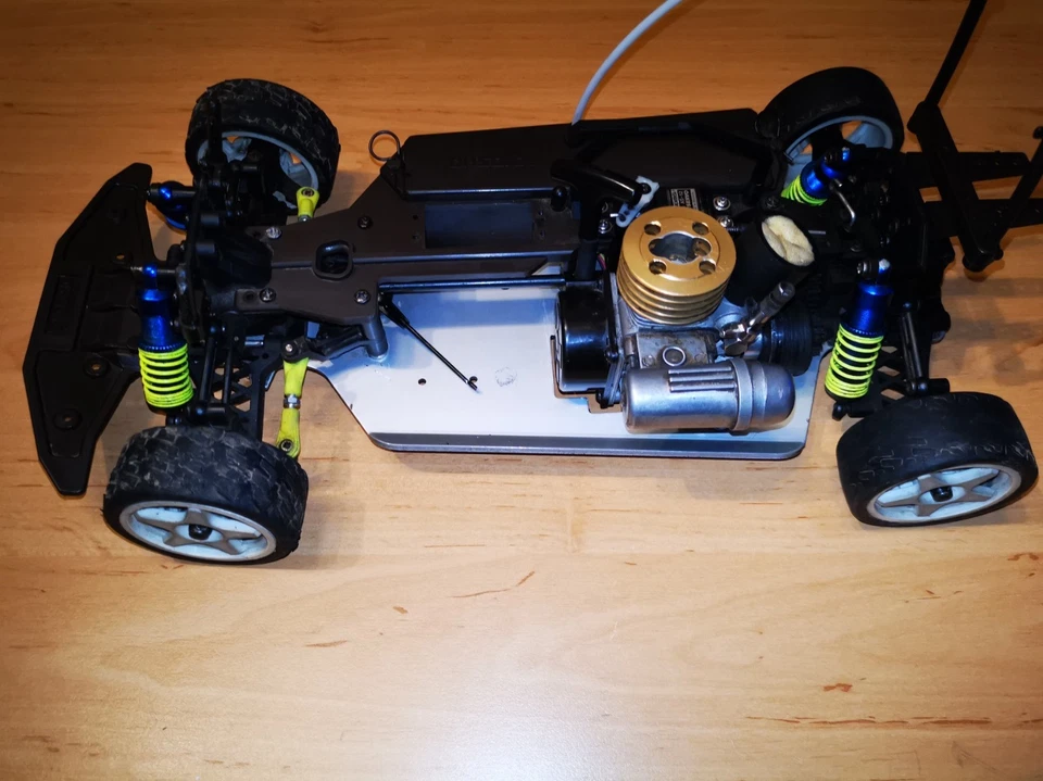 KYOSHO PURE TEN ALPHA mit 4WD 1/10 Verbrenner - Bild 2 von 4