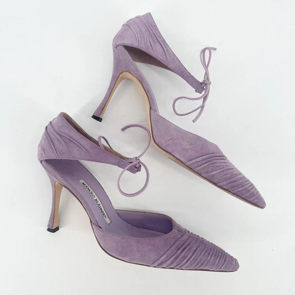 Manolo Blahnik Retro Lavanda Gamuza Acanalada Tobillo Corbata Punta Bomba talla IT 40 Foto 4 de 4