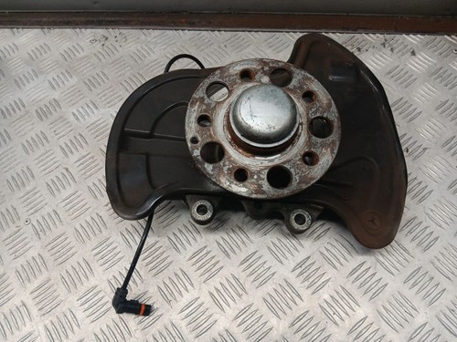 Mercedes-Benz E C207 W207 2014 Links Radnabe Vorderrad A2044202644 ATV88515