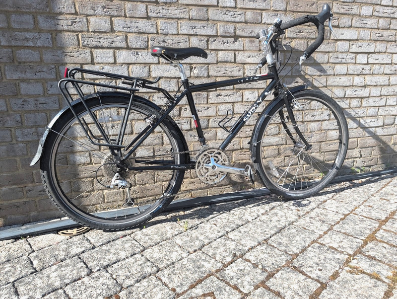 surly long haul trucker bike size 42cm frame, 26inch wheels, drop handle bar