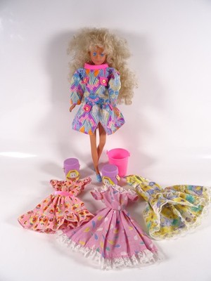 Vintage Barbie-Clone Ashley Modepuppe + 3 Kleider Casual Collection M&C (20903)