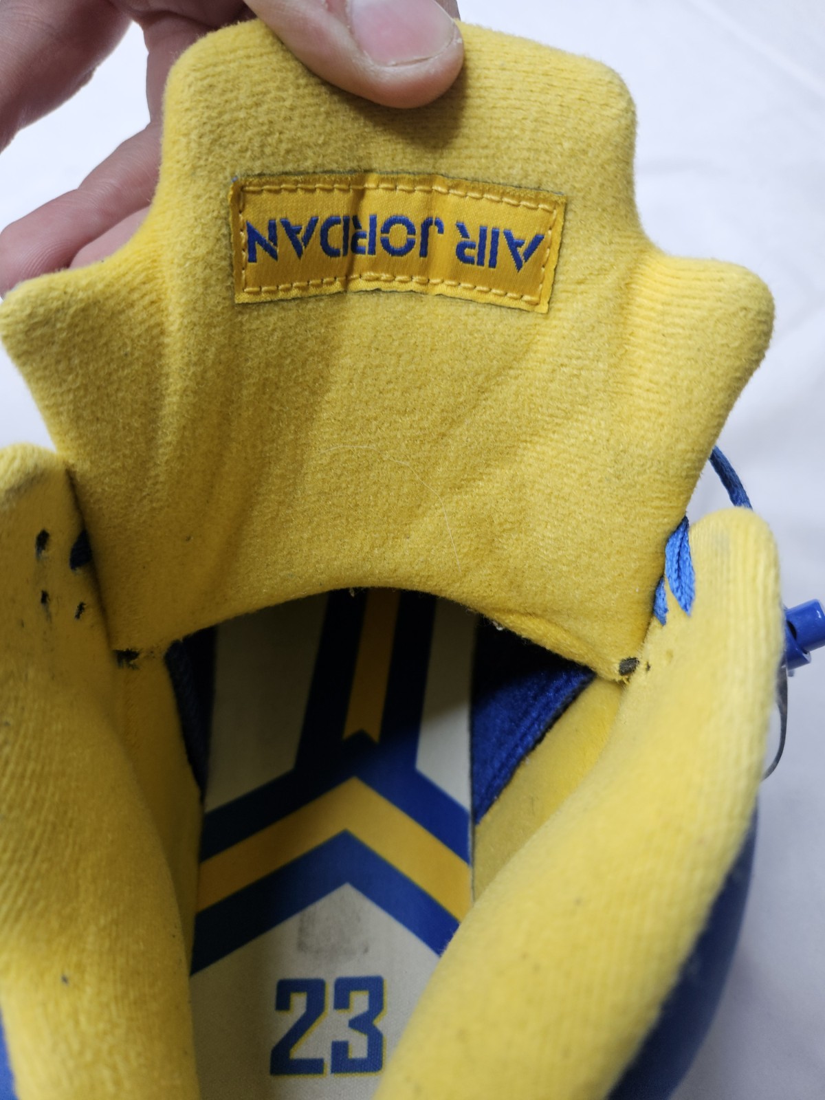 NIKE AIR JORDAN V 5 RETRO LANEY BUCS JSP ROYAL BLUE CEMENT YELLOW CD2720-400 13 thumbnail 6