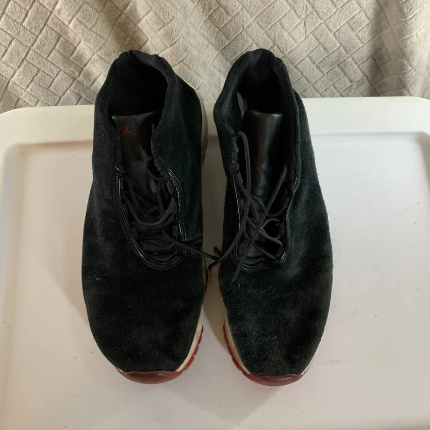 Nike Hombres 12 Air Jordan Future Tenis Criado Colorway Negro Y Rojo Gamuza Cuero Foto 4 de 4