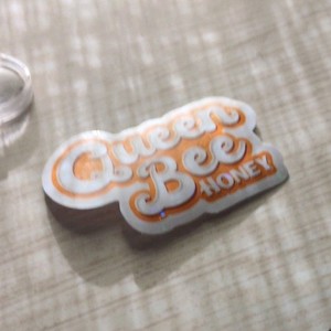 Queen Bee Honey Sticker And Magnifying Glass From Zuru Mini Brands Kawaii 