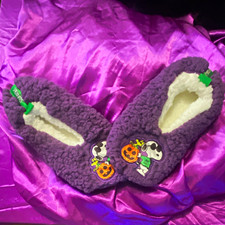 Peanuts Snoopy Halloween Faux Fur Slip-On Slippers Embroidered Purple/Green 6.5