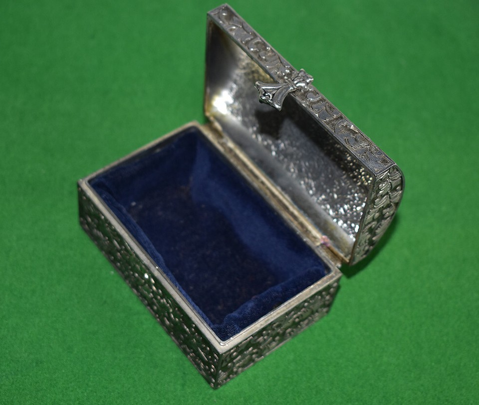 Vintage Treasure Chest Style Metal Jewellery Box eBay