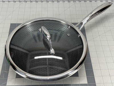 #ad #ad HexClad Hybrid Nonstick 10in Frying Pan with Lid Used $89.98